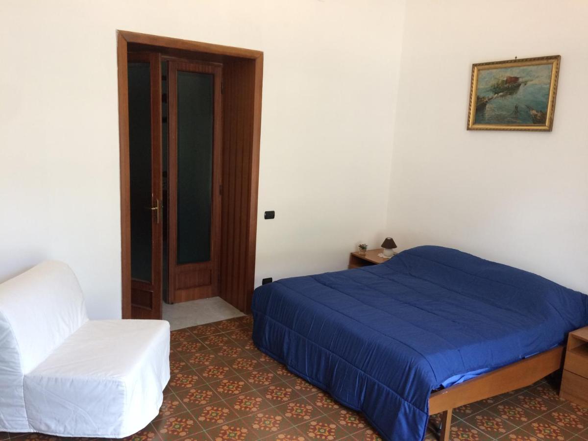 The Reef House Bed & Breakfast ปอซซุออลี ภายนอก รูปภาพ