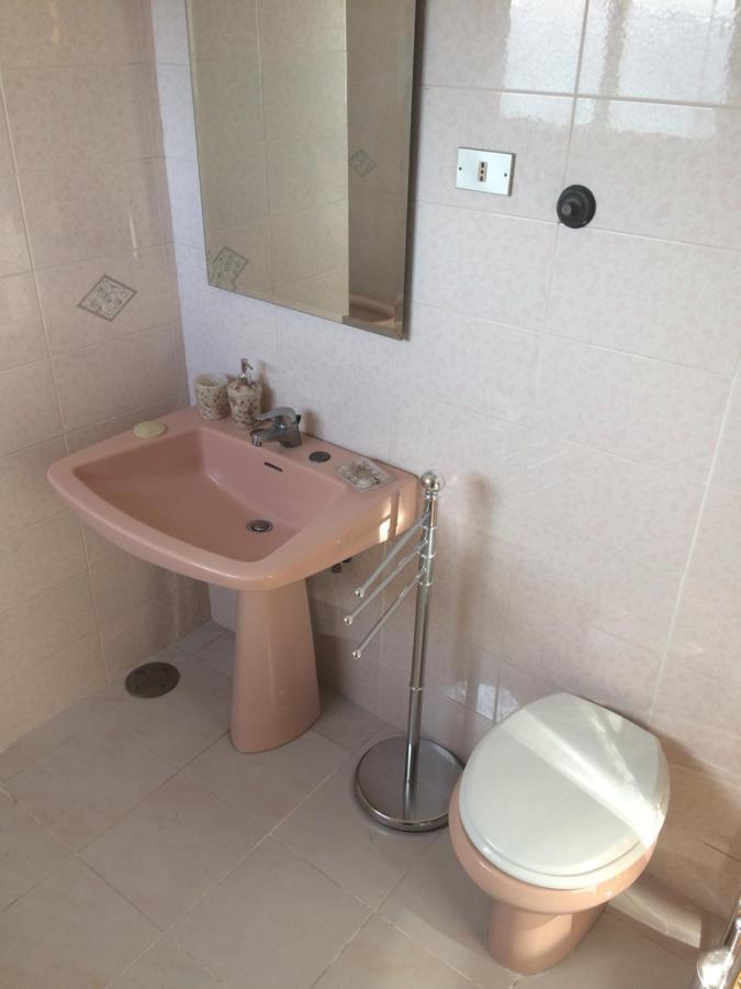 The Reef House Bed & Breakfast ปอซซุออลี ภายนอก รูปภาพ